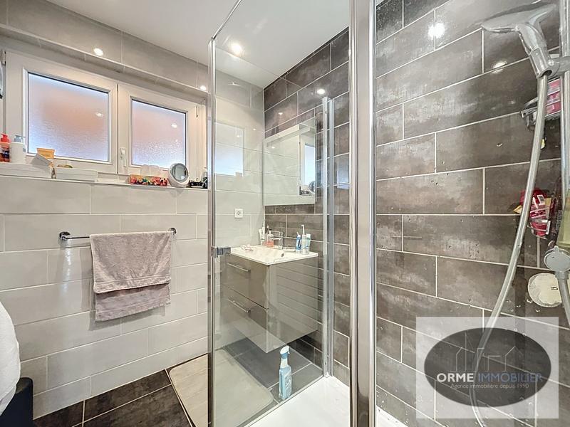 Maison traditionnelle - 110 m² - 5 pièces