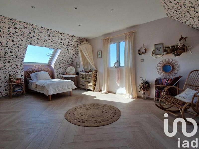 Maison - 200 m² - 7 pièces