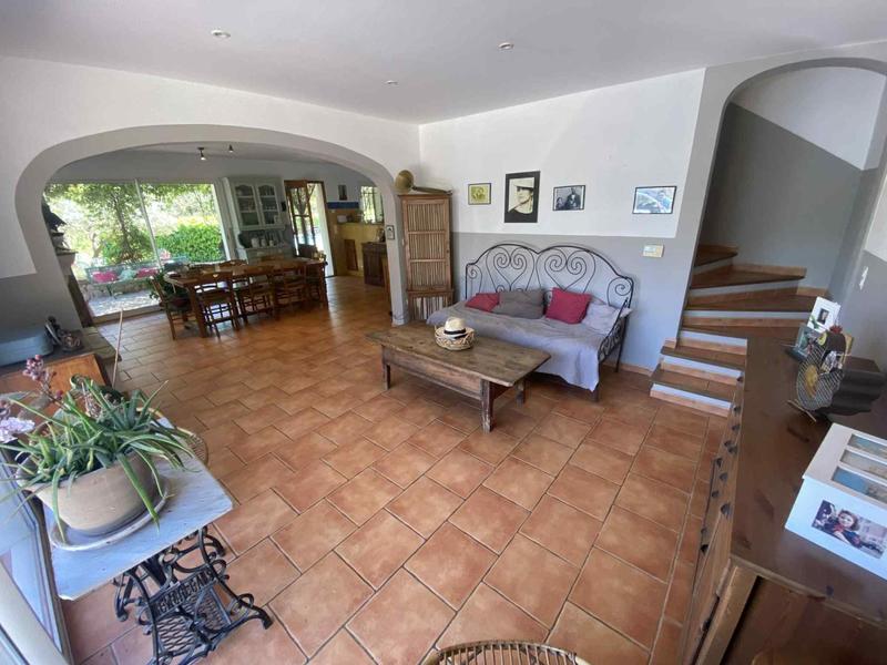 Maison - 182 m² - 8 pièces