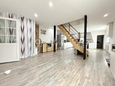 Maison - 96 m² - 6 pièces