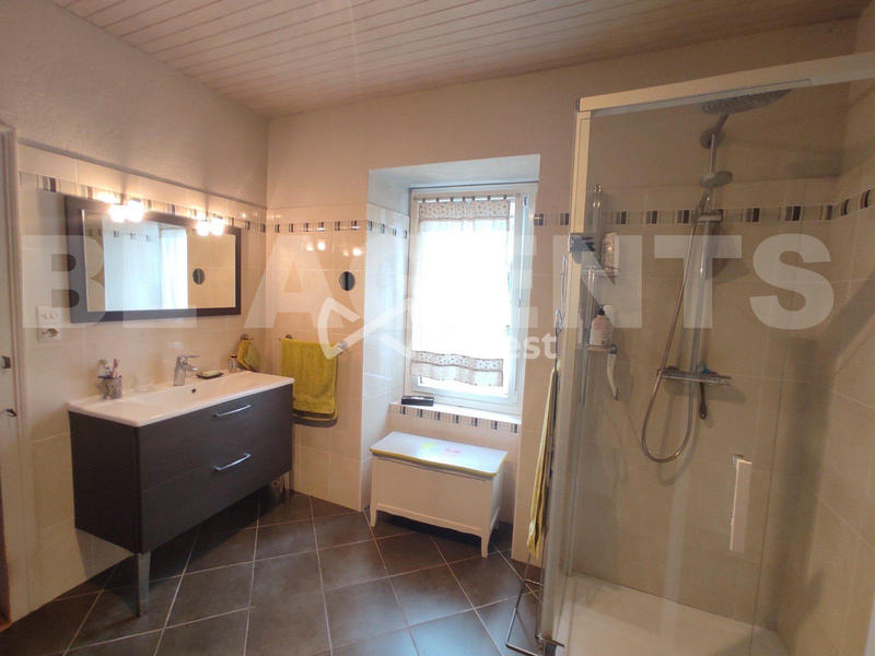 Maison - 195 m² - 6 pièces