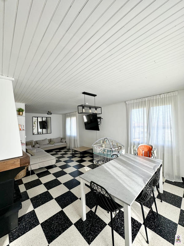 Maison - 140 m² - 6 pièces