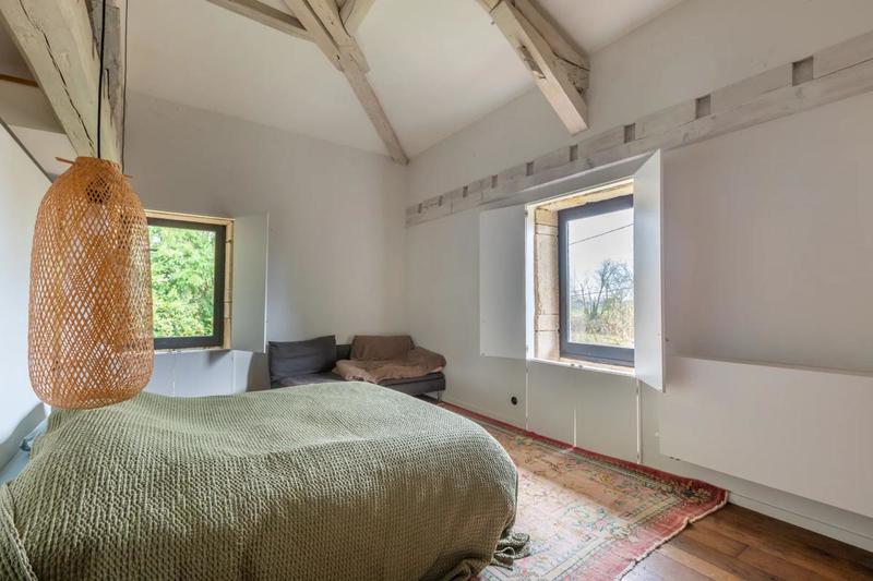 Maison - 247 m² - 6 pièces