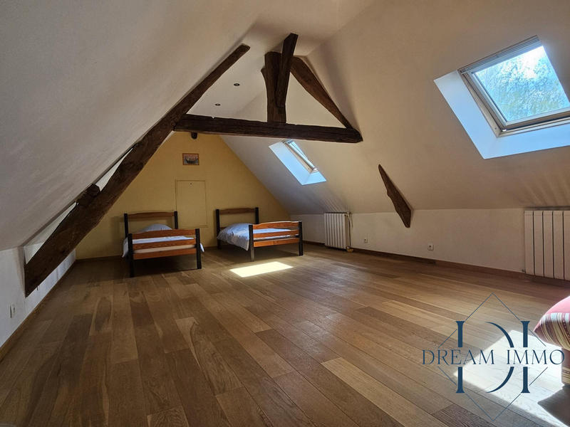 Maison - 221 m² - 9 pièces