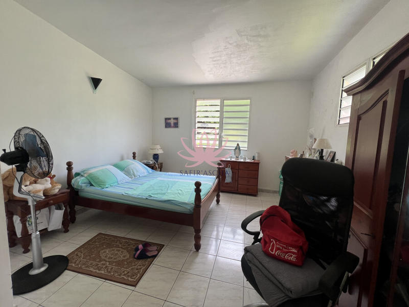 Maison - 252 m² - 5 pièces