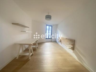 Maison - 208 m² - 8 pièces