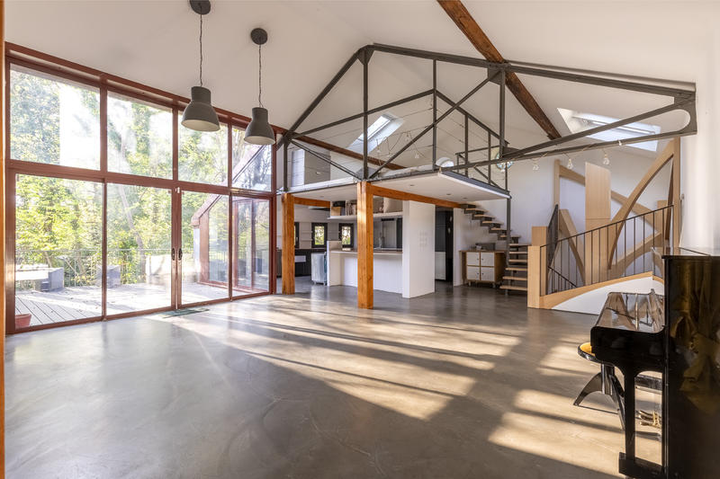 Loft - 268 m² - 8 pièces