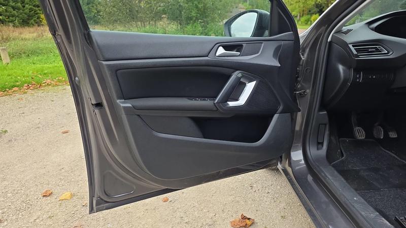 Peugeot 308 Sw II 1.5 BlueHDI 100.0 Active Business