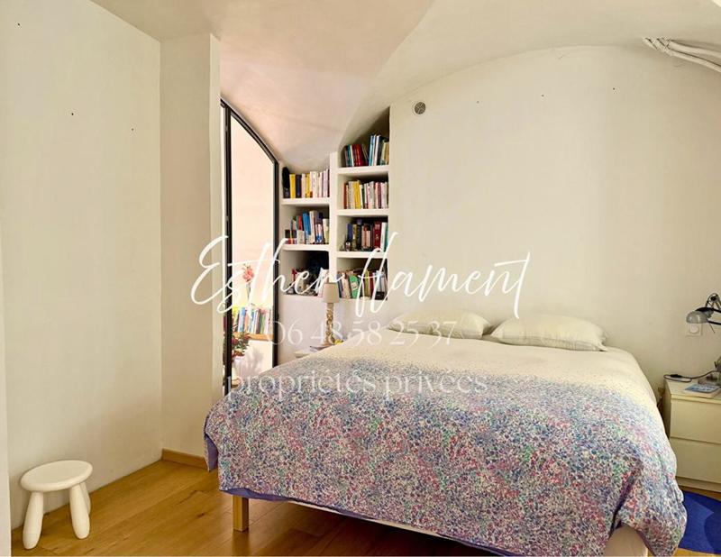 Propriété - 351 m² - 10 pièces