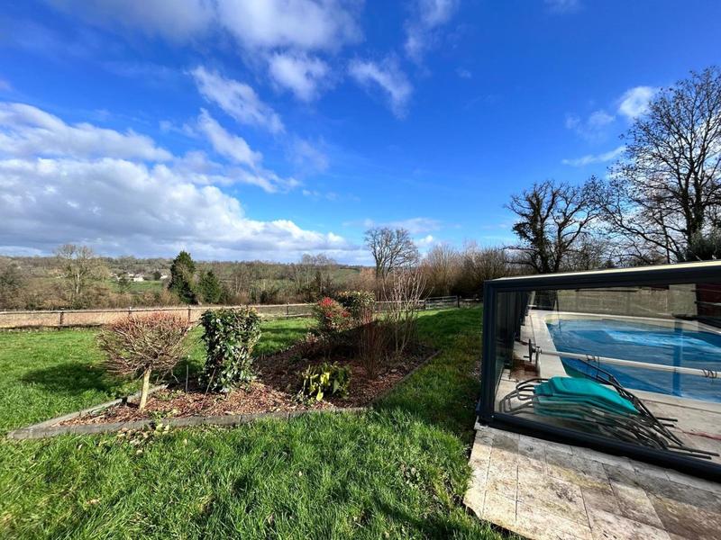 Maison - 195 m² - 6 pièces