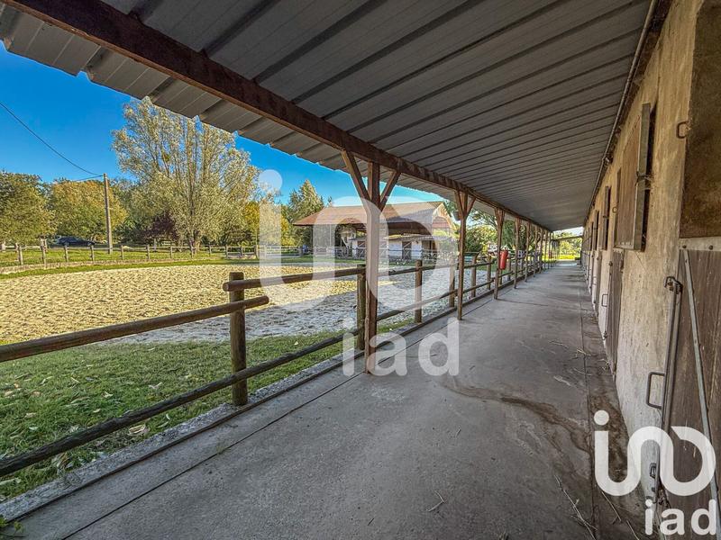 Maison - 221 m² - 7 pièces