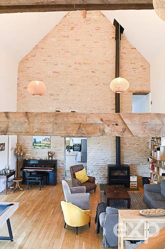 Maison - 330 m² - 13 pièces