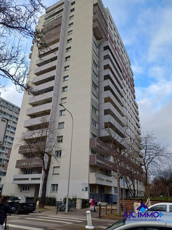 Appartement - 96 m² - 4 pièces