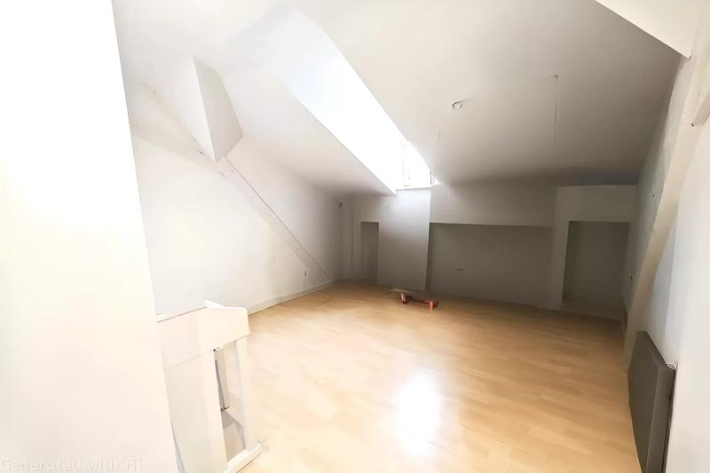 Maison - 205 m² - 9 pièces