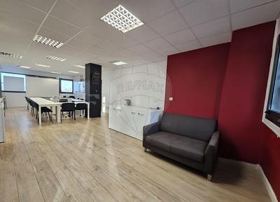 Bureau - 118 m² - 10 pièces