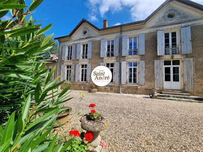 Maison - 470 m² - 12 pièces