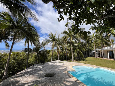 Maison - 300 m² - 9 pièces