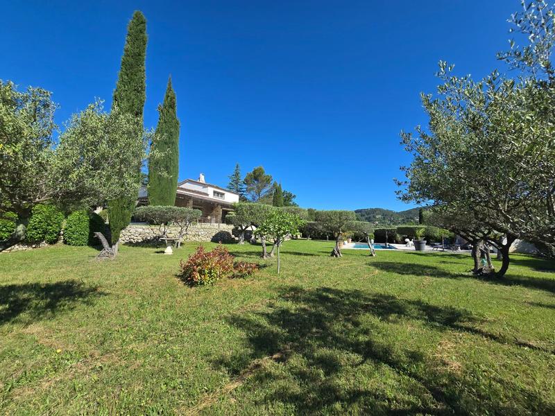 Villa - 192 m² - 6 pièces