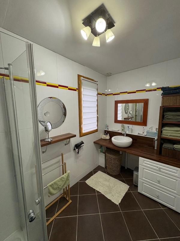 Maison - 98 m² - 5 pièces