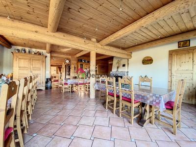 Châlet - 360 m² - 10 pièces