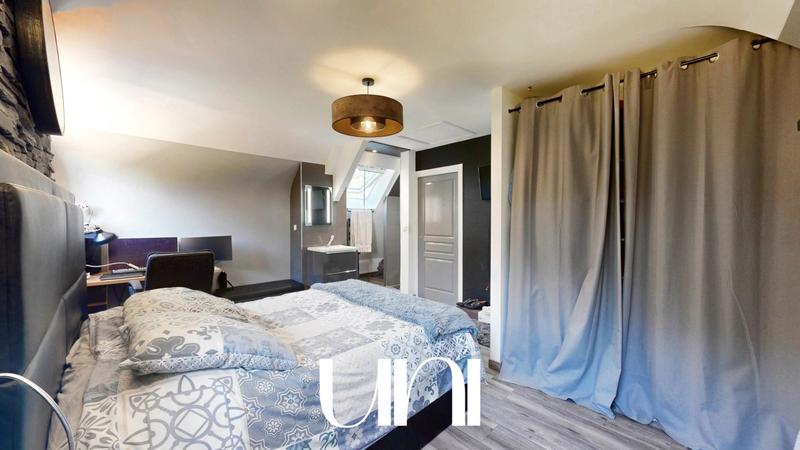 Maison - 215 m² - 6 pièces