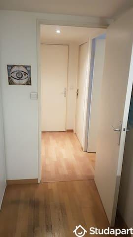 Chambre - 12 m² - 1 pièce