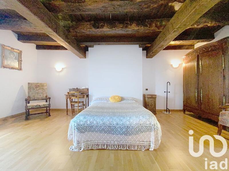 Maison - 219 m² - 6 pièces