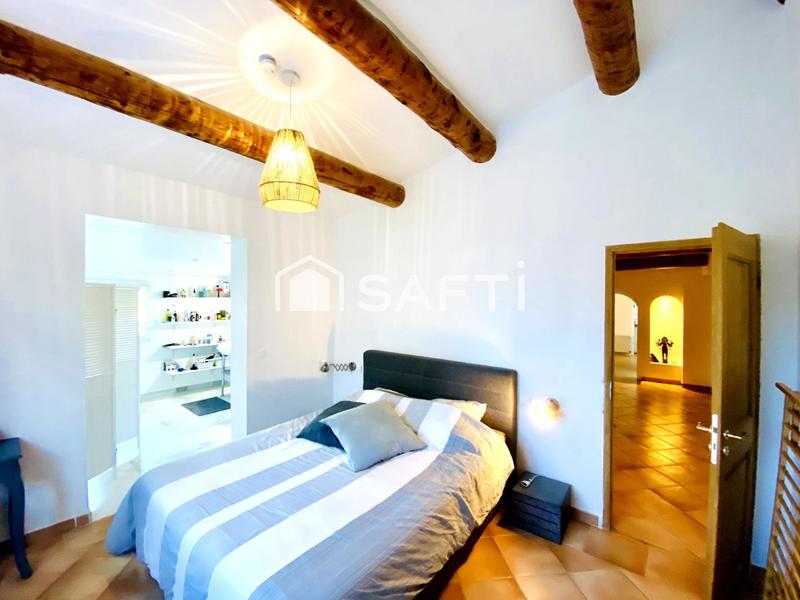 Maison - 267 m² - 8 pièces