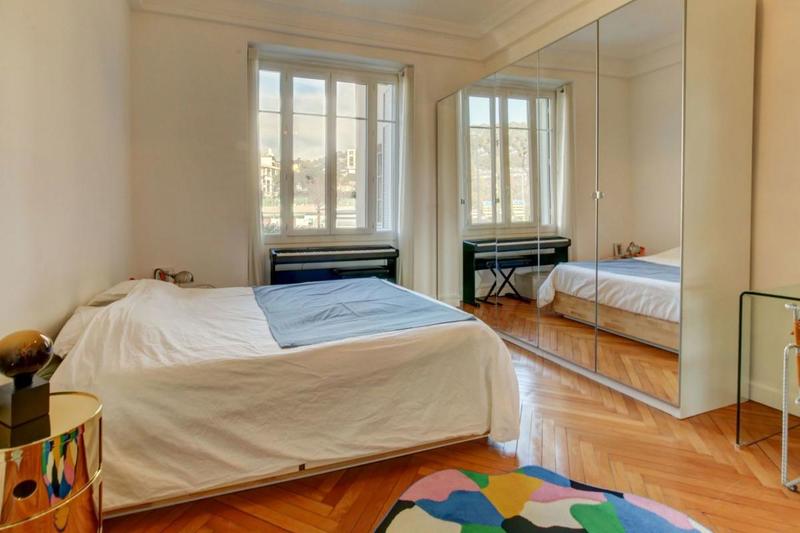 Appartement bourgeois - 141 m² - 5 pièces