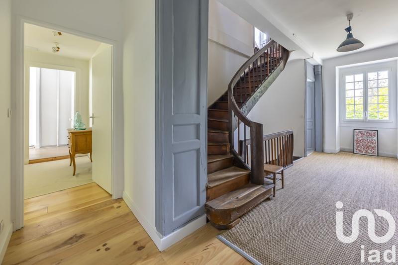 Maison - 383 m² - 11 pièces