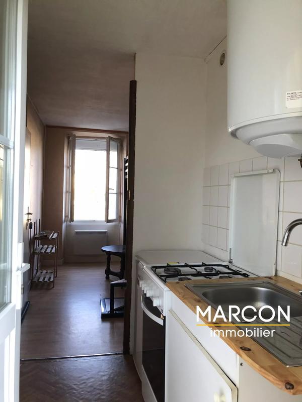 Immeuble - 196 m² - 9 pièces