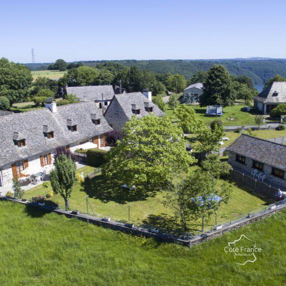 Propriété - 291 m² - 14 pièces