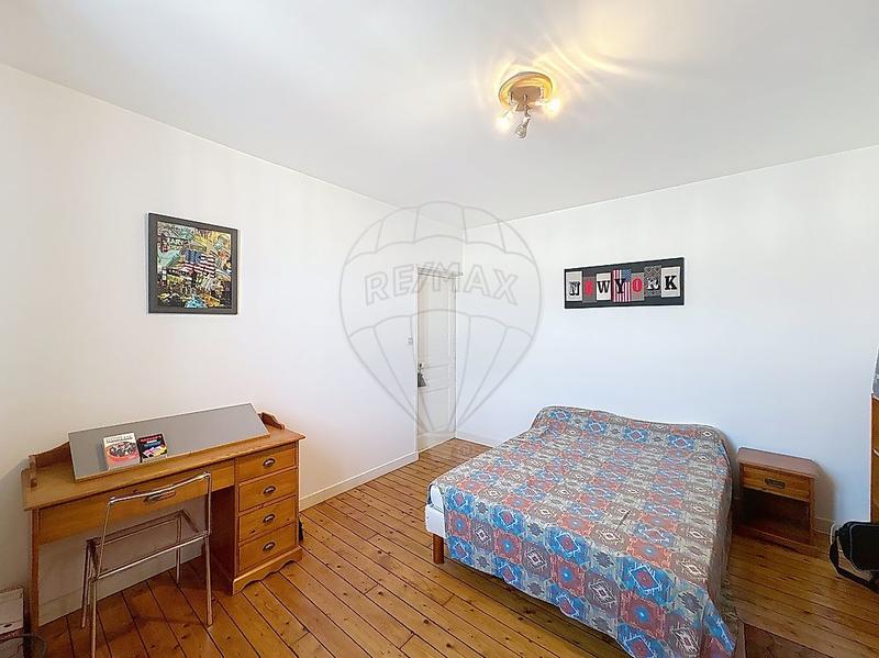 Maison - 182 m² - 7 pièces