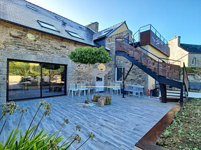 Maison - 293 m² - 8 pièces