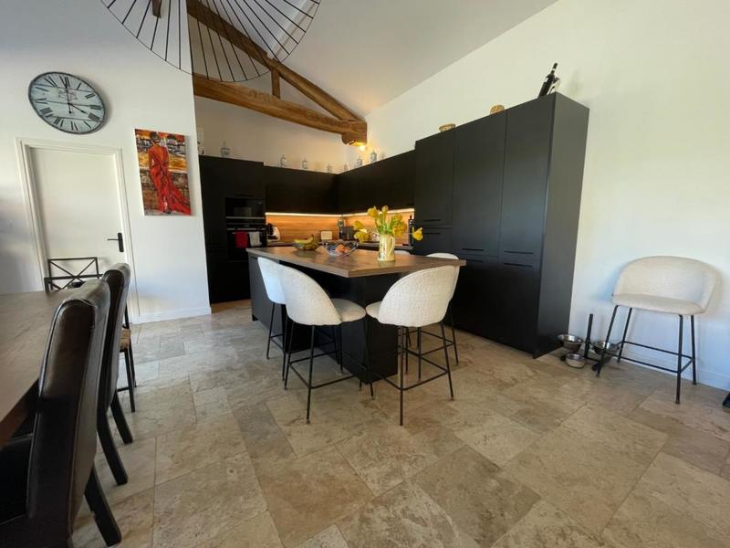 Propriété - 145 m² - 5 pièces