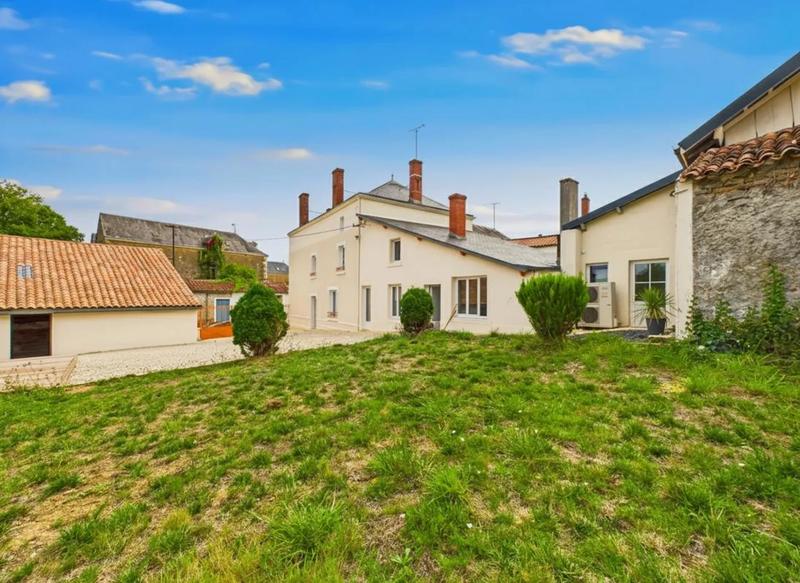 Maison - 291 m² - 6 pièces