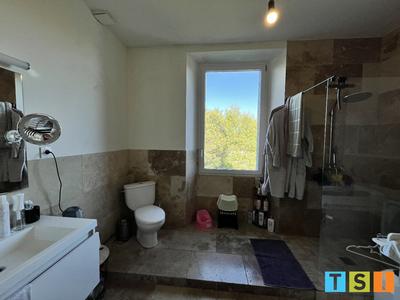 Maison - 260 m² - 7 pièces