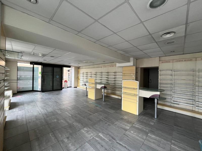 Local commercial - 128 m²