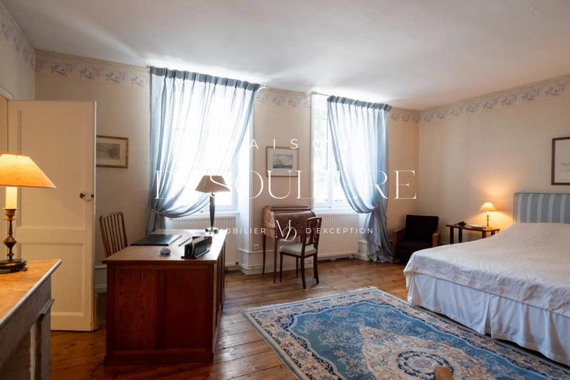 Maison de ville - 300 m² - 7 pièces