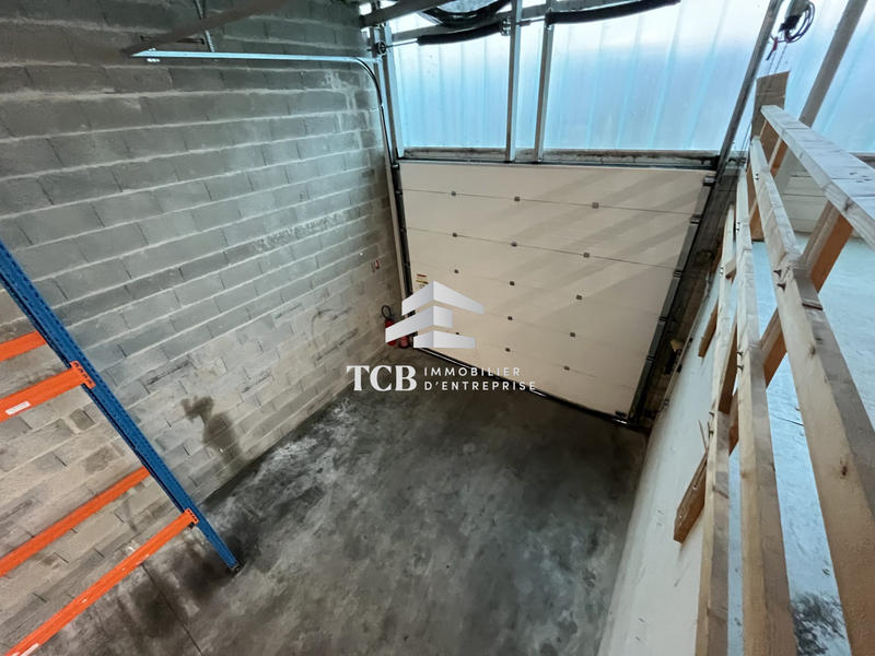 Local d'activités - 334 m²