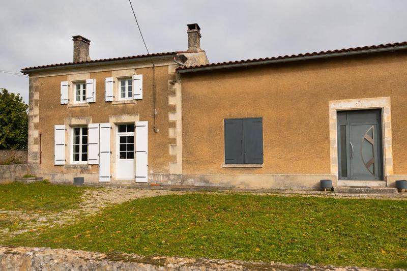 Maison - 250 m² - 12 pièces