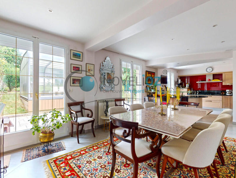 Maison - 291 m² - 9 pièces