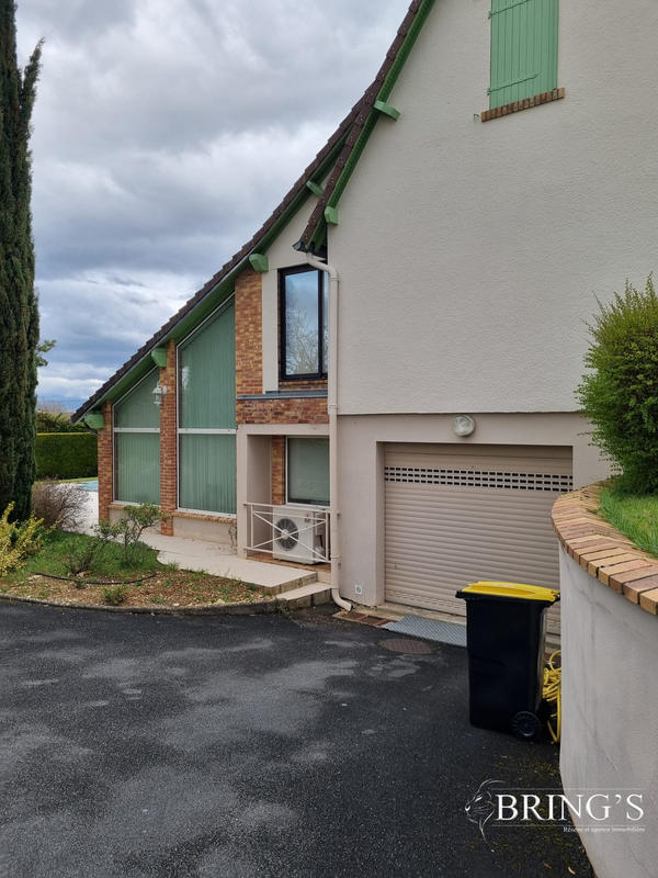 Maison contemporaine - 270 m² - 10 pièces