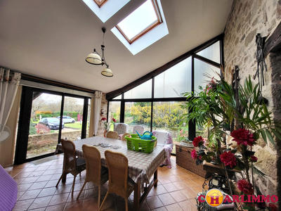 Maison traditionnelle - 192 m² - 6 pièces