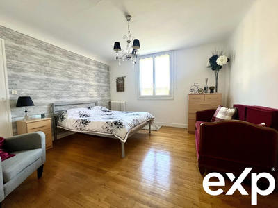 Maison - 147 m² - 9 pièces