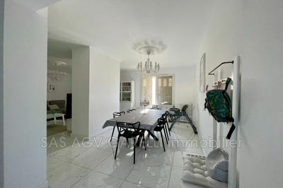 Appartement - 95 m² - 4 pièces