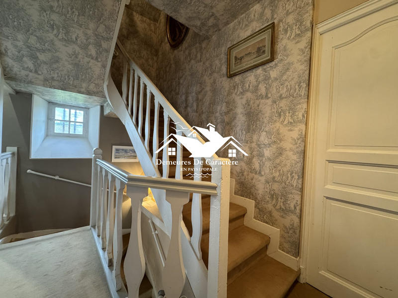 Maison - 259 m² - 6 pièces