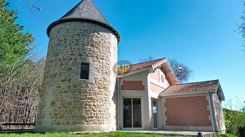 Demeure - 114 m² - 5 pièces