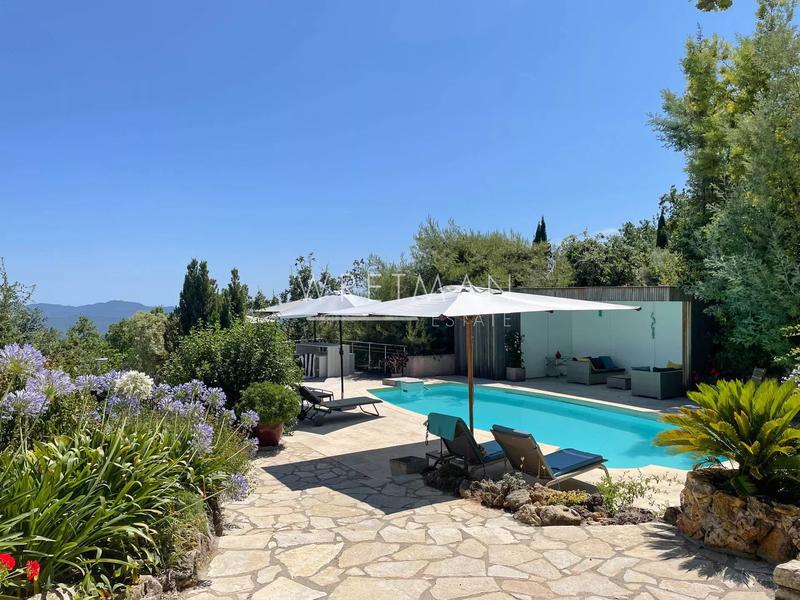 Villa - 185 m² - 7 pièces