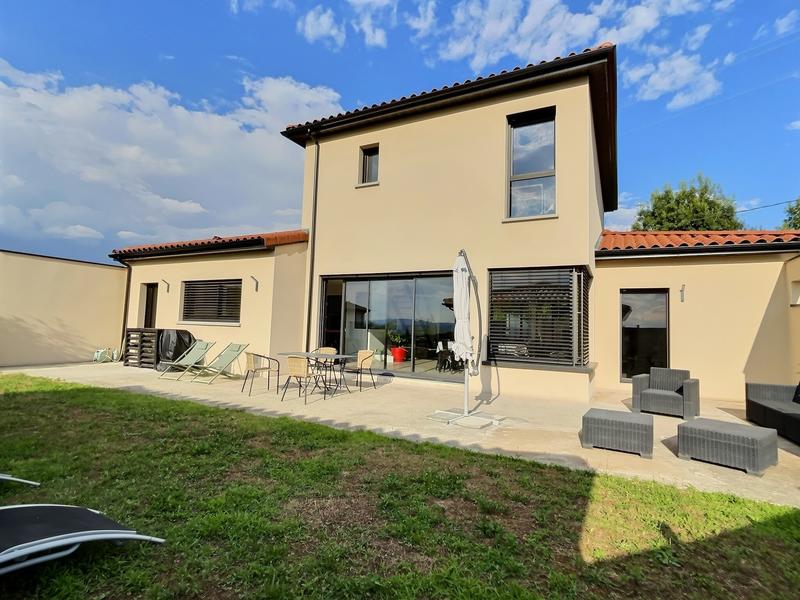 Maison - 159 m² - 5 pièces